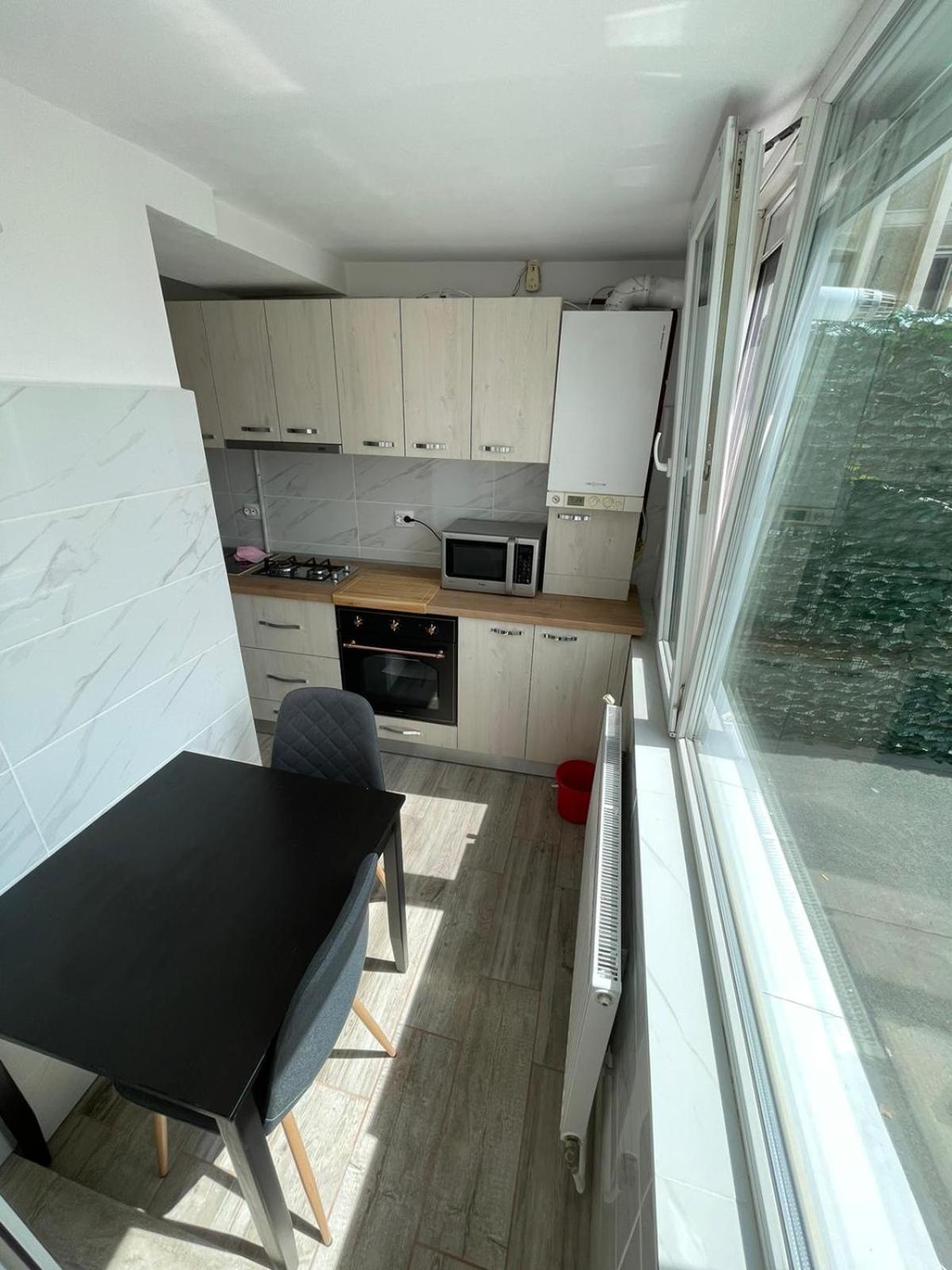 Propriete Ten - Close To University, Hospital And Downtown Iasi Buitenkant foto