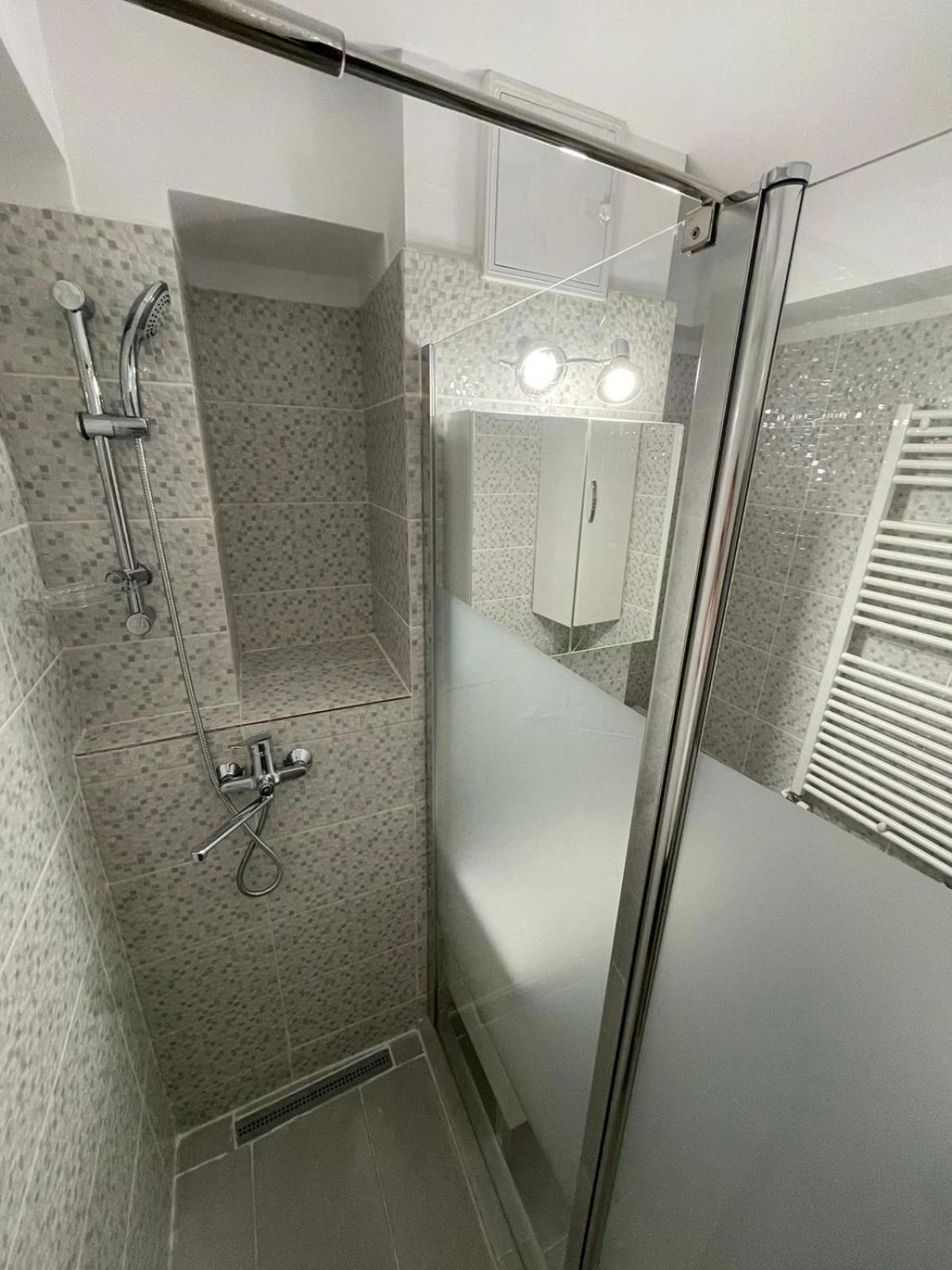 Propriete Ten - Close To University, Hospital And Downtown Iasi Buitenkant foto